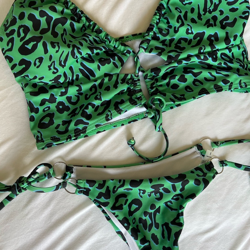 Bikini Set - Picture 5 of 8